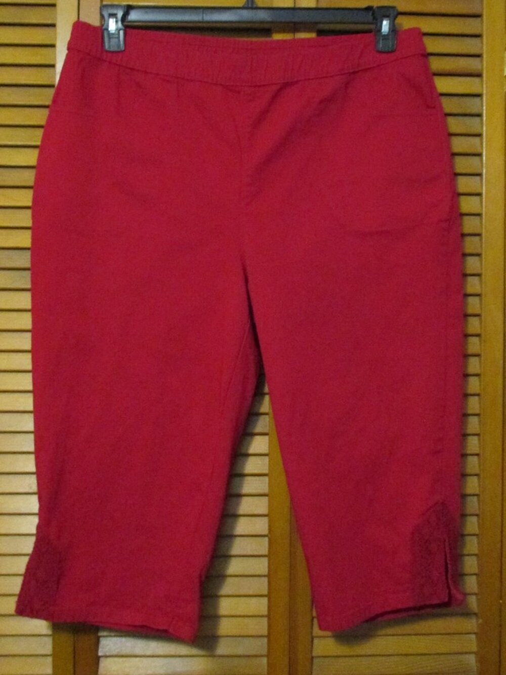d&co capris deep red cotton stretch pull on like new size 20W